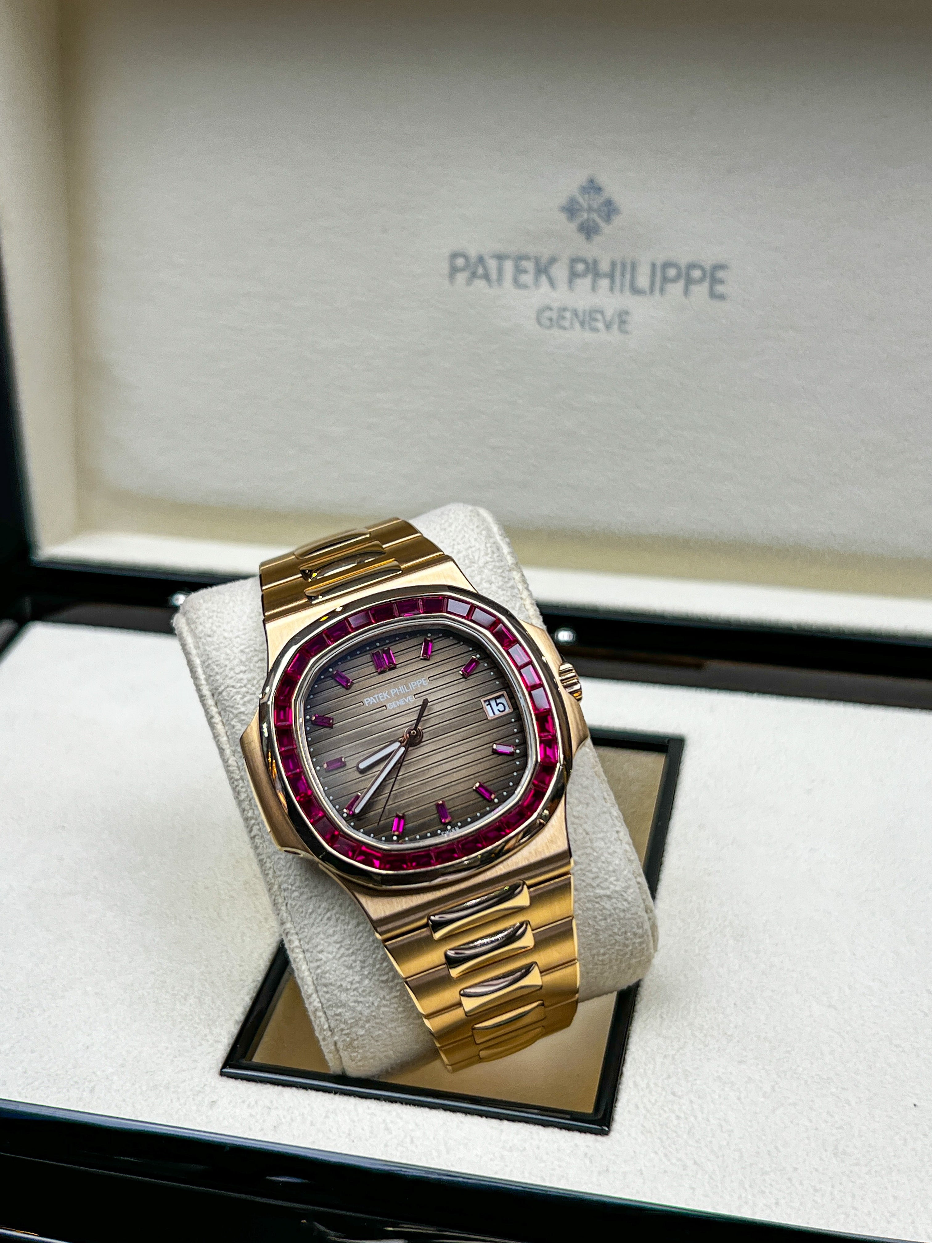 Patek Philippe Nautilus 5723/112R-001 Ruby1